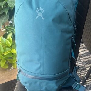 Hydro Flask Teal and Navy Hydration Pack